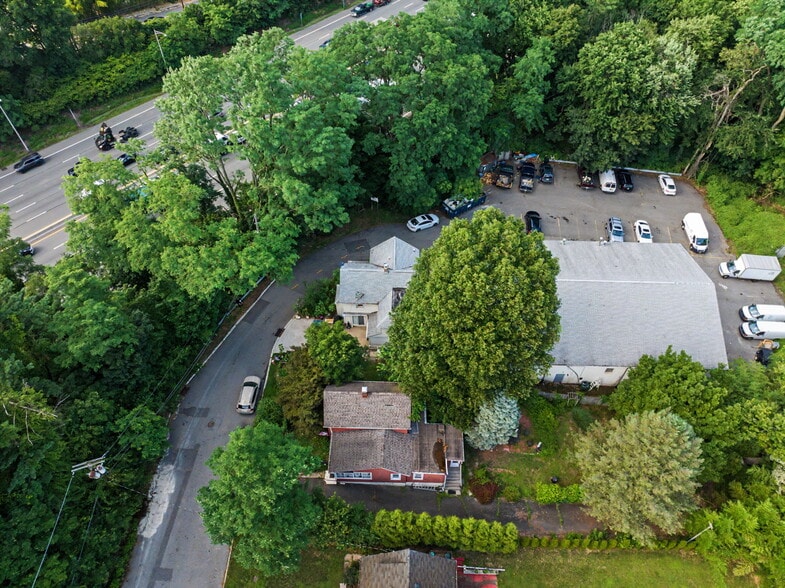 More Photos Of 23 Malcolm St, Morristown Industrial For Sale
