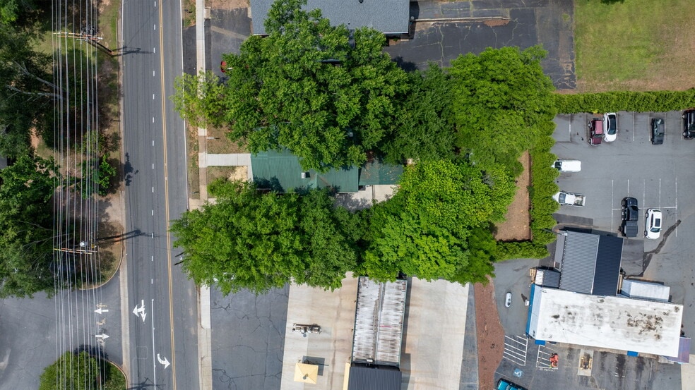 More Photos Of 3084 W Main St, Claremont Office For Sale