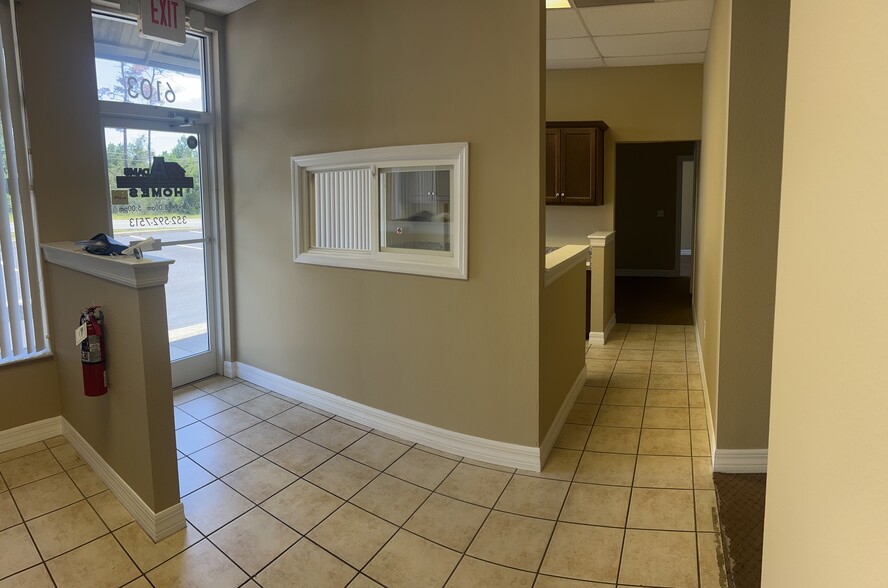 More Photos Of 6105 Deltona Blvd, Spring Hill Medical For Lease