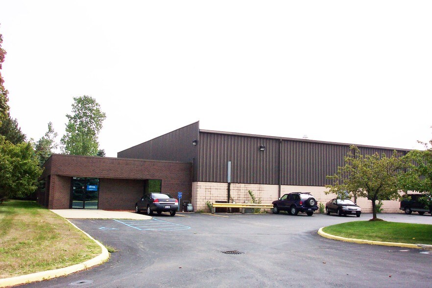 More Photos Of 44500 Reynolds Dr, Clinton Township Manufacturing For Sale