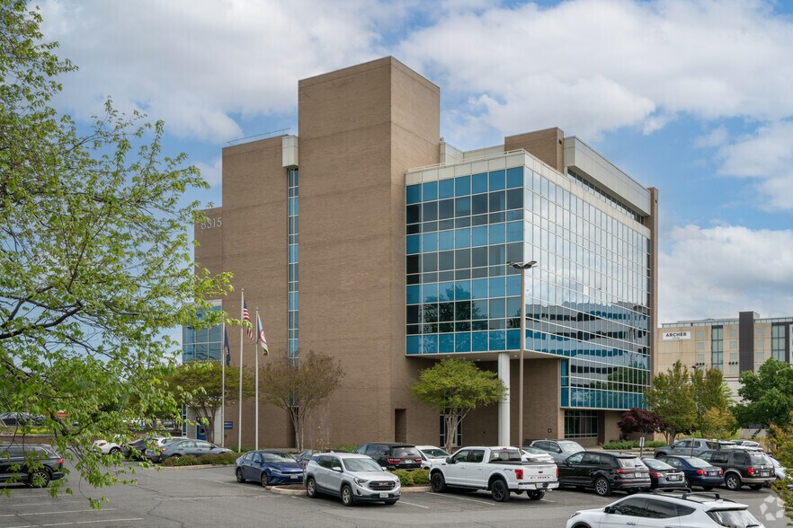 More Photos Of 8315 Lee Hwy, Merrifield Office For Lease