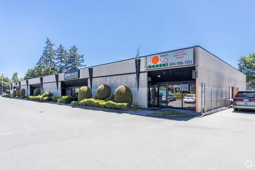 More Photos Of 13570 77 Ave, Surrey Showroom For Lease