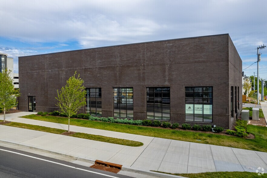 More Photos Of 4801 Centennial Blvd, Nashville General Retail For Lease