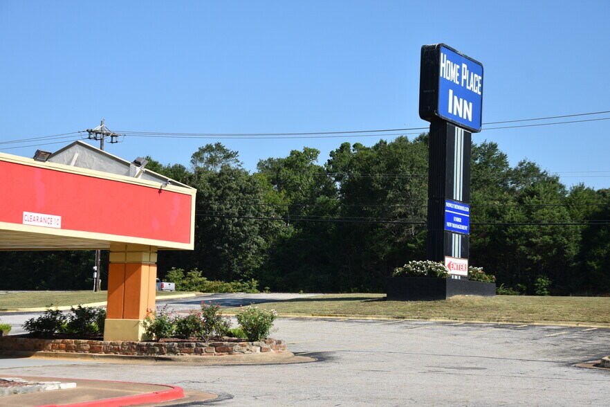 More Photos Of 1407 E Rusk St, Jacksonville Hotel For Sale