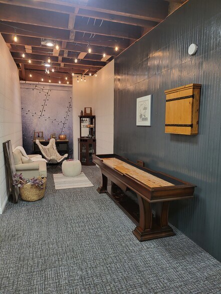 More Photos Of 7451 Monterey St, Gilroy Storefront Retail Office For Sale