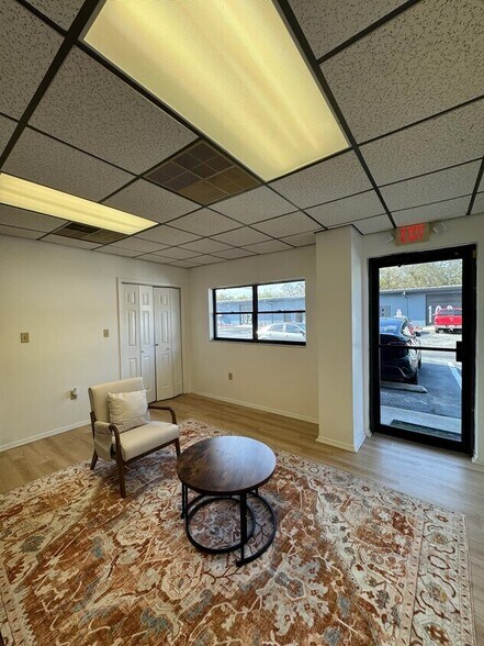 More Photos Of 1511 Seminola Blvd, Casselberry Warehouse For Lease