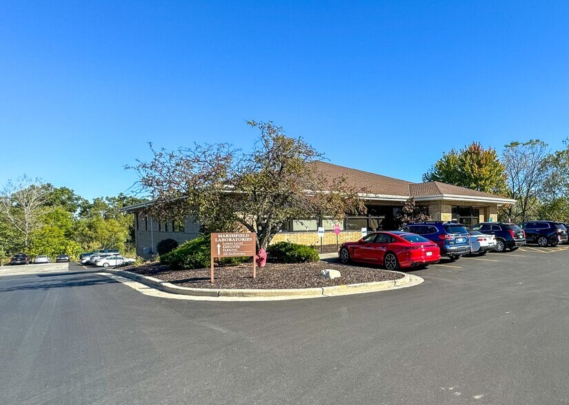 Primary Photo Of 360 Bluemound Rd, Waukesha Medical For Sale