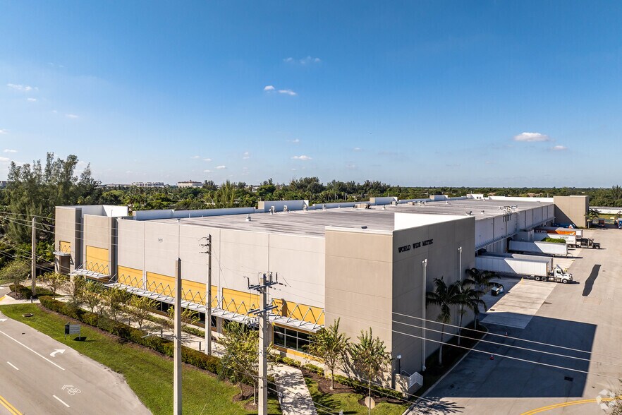 More Photos Of 2405 College Ave, Davie Warehouse For Lease