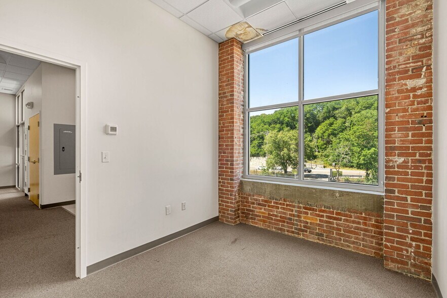 More Photos Of , Lawrence Office For Sale