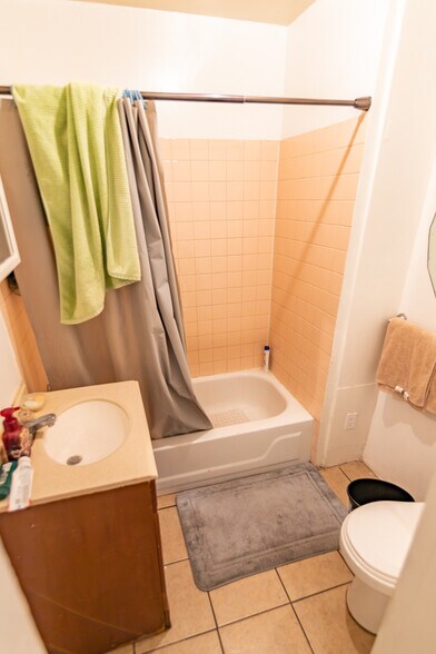 More Photos Of 11 S Broadway, Baltimore Apartments For Sale