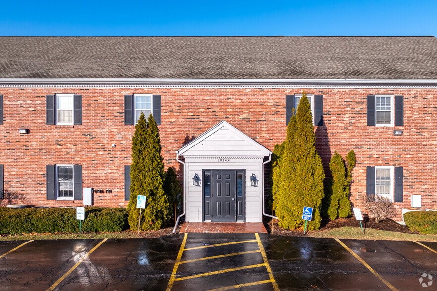 More Photos Of 10144 N Port Washington Rd, Mequon Office For Lease