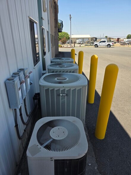 More Photos Of 13290 Contractors Dr, Chico Manufacturing For Lease