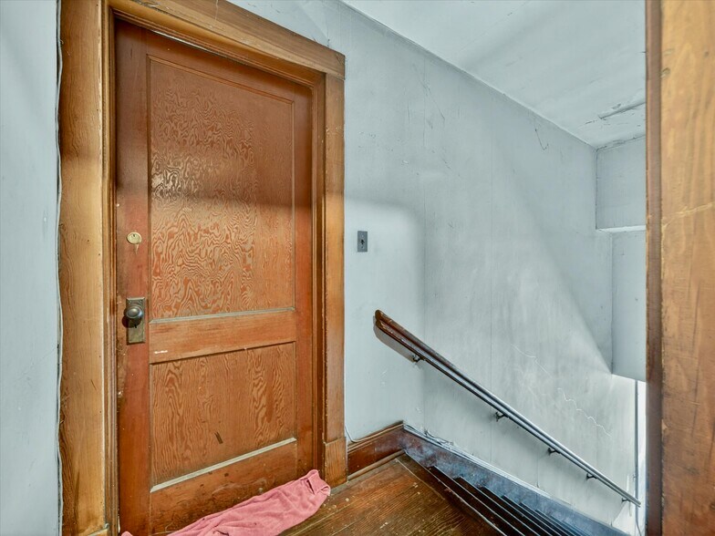 More Photos Of 9 S Main St, Manchester Storefront Retail Residential For Sale