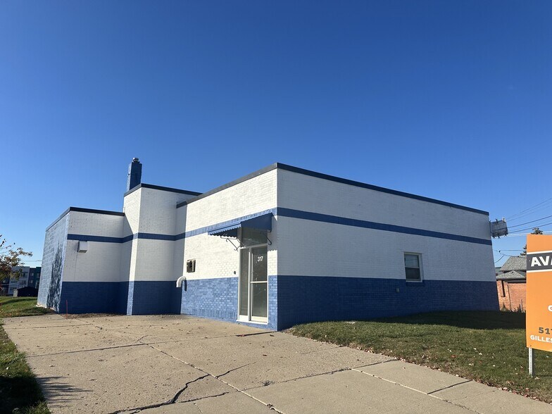 Primary Photo Of 317 N Larch St, Lansing Warehouse For Lease