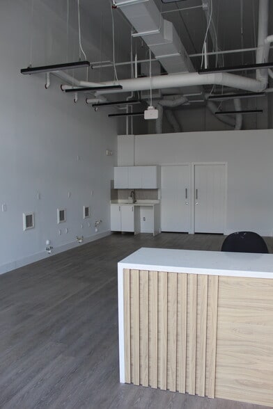More Photos Of 10887-10891 NW 17th St, Miami Unknown For Lease