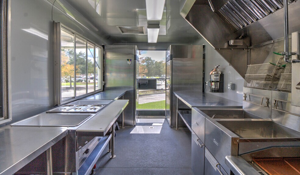 More Photos Of 931 SW 2nd Ave, Gainesville Restaurant For Lease