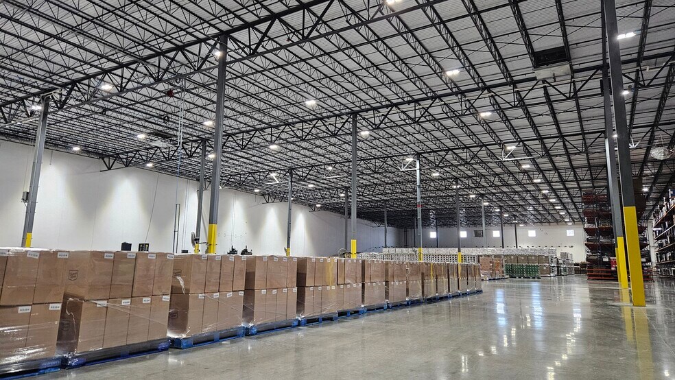 More Photos Of 1010 Brewbaker Dr, Saint Elmo Distribution For Lease