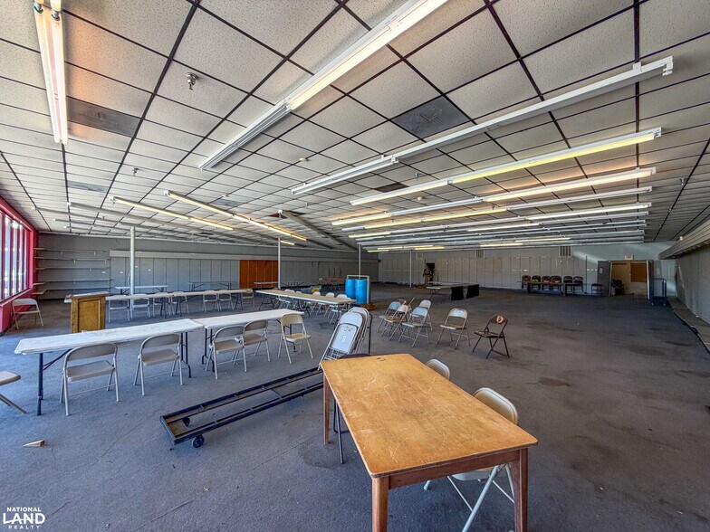 More Photos Of 1243 Washington St, Marion Storefront Retail Office For Sale