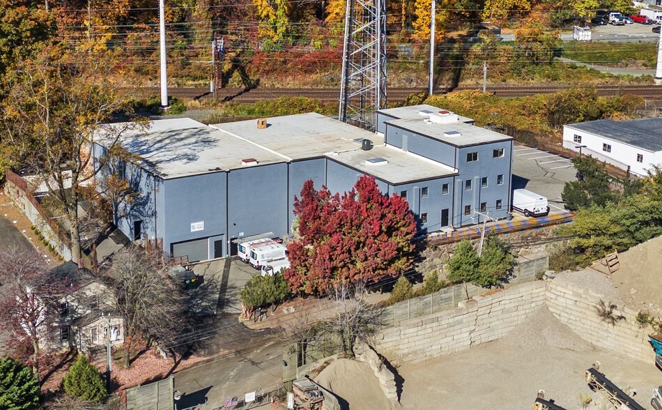 Primary Photo Of 50 Rockland Rd, Norwalk Warehouse For Lease