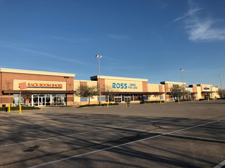 More Photos Of 70-1100 Oxford Exchange Blvd, Oxford Unknown For Lease