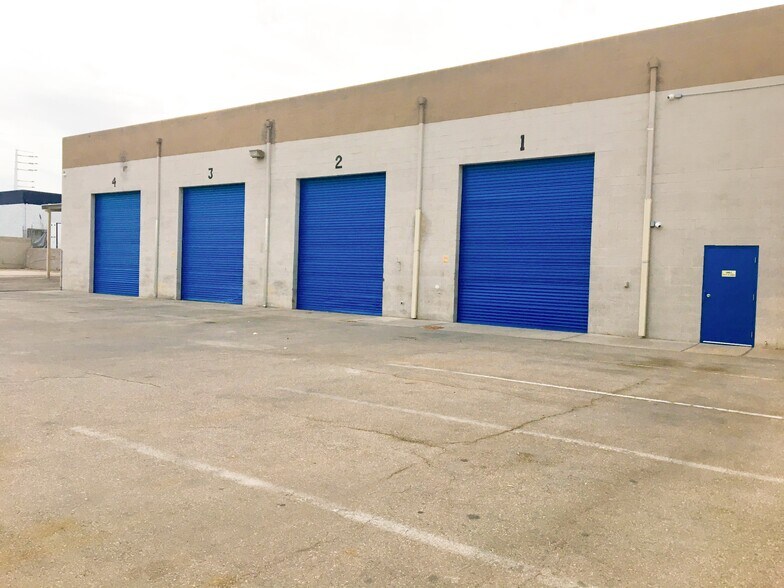 More Photos Of 4045 W Quail Ave, Las Vegas Warehouse For Lease