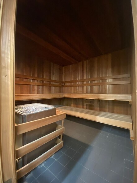 More Photos Of 20 Country Club Dr, Downingtown Medical For Lease