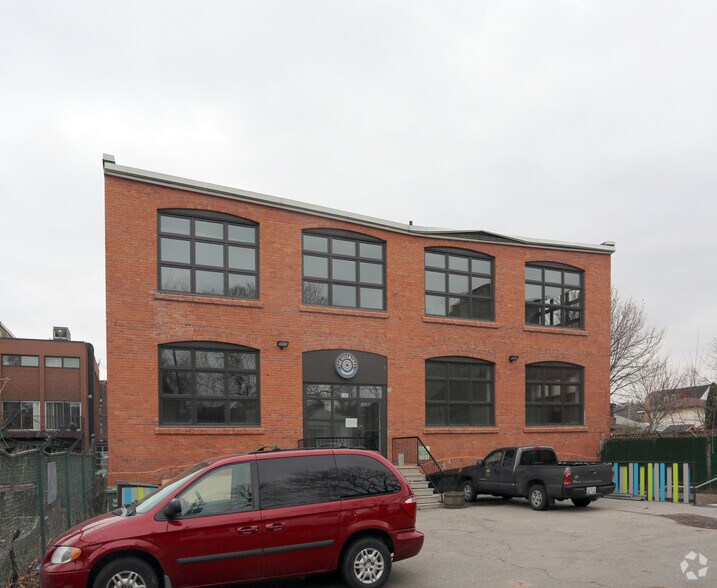More Photos Of 126 Catharine St, Hamilton Office For Lease