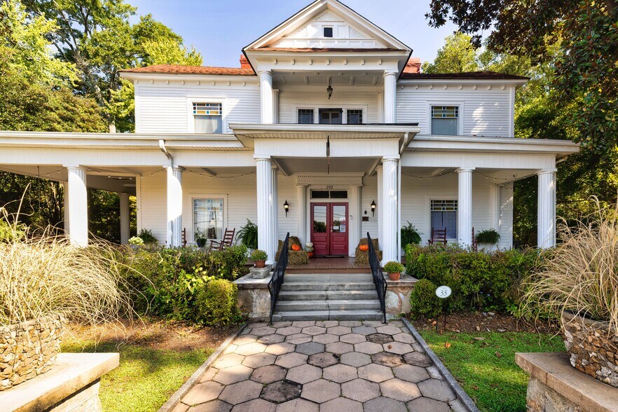 More Photos Of 252 Seavy St, Senoia Hospitality For Sale