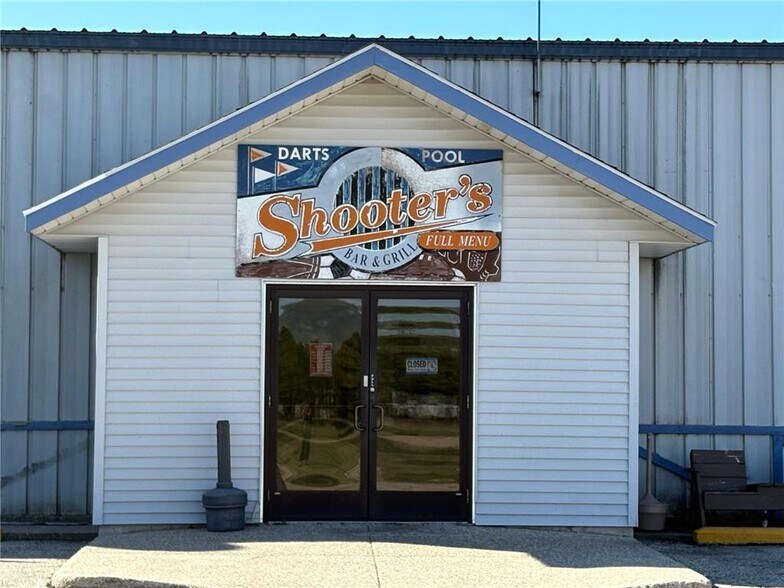 More Photos Of 530 W Christenson Ave, Appleton General Retail For Sale