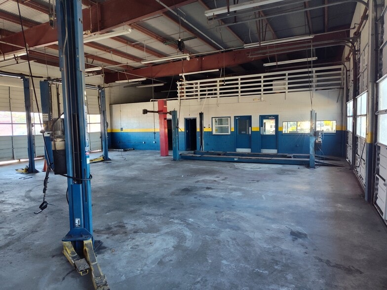 More Photos Of 6135 Salt Springs Rd, Port Richey Auto Repair For Sale