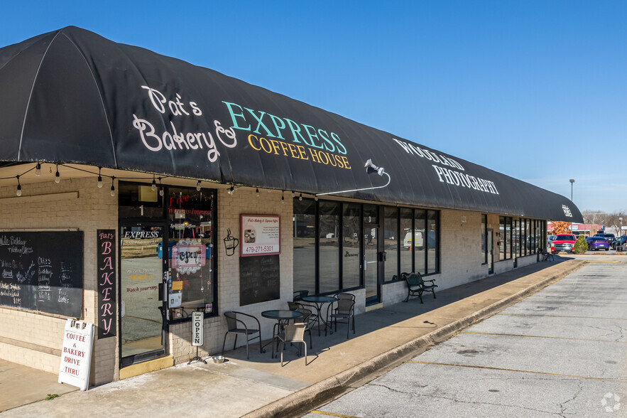 Primary Photo Of 1201 N Walton Blvd, Bentonville Convenience Store For Lease