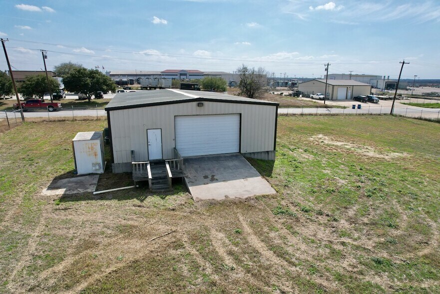 More Photos Of 210 Wyoming Blvd, Pleasanton Warehouse For Lease
