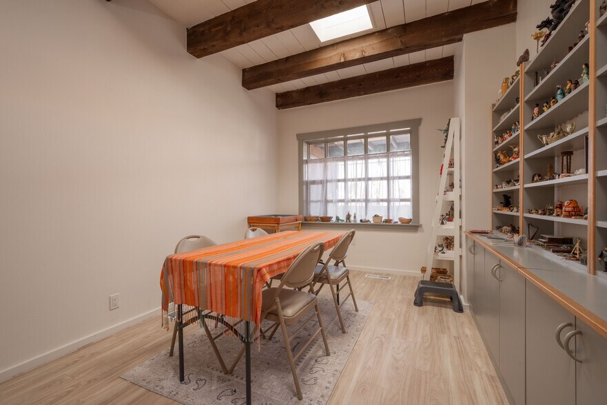 More Photos Of 1400 Maclovia Ln, Santa Fe Office Residential For Sale