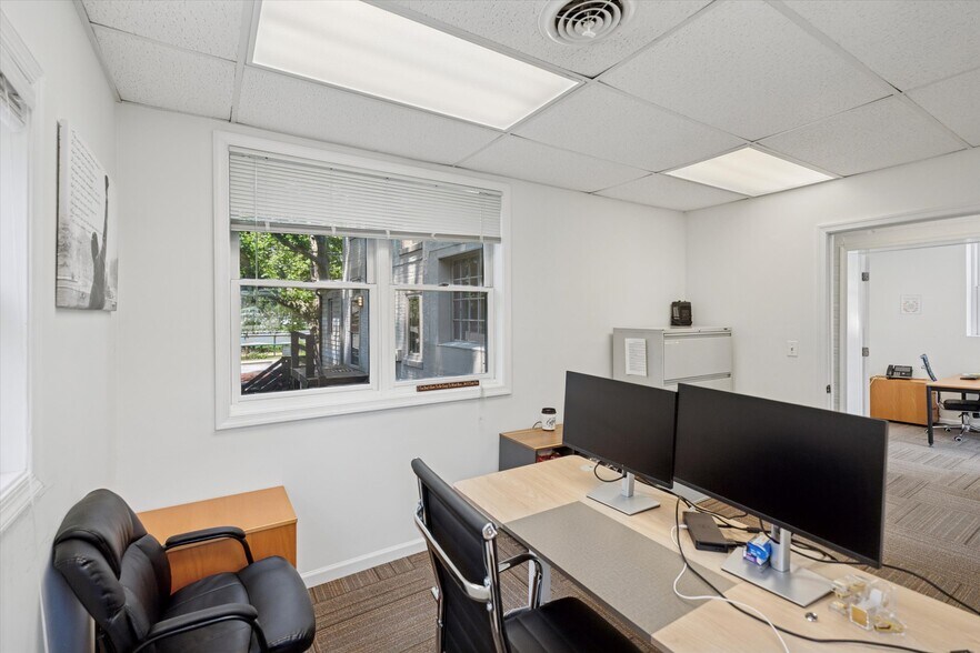 More Photos Of 18 W Evergreen Ave, Philadelphia Office Residential For Sale