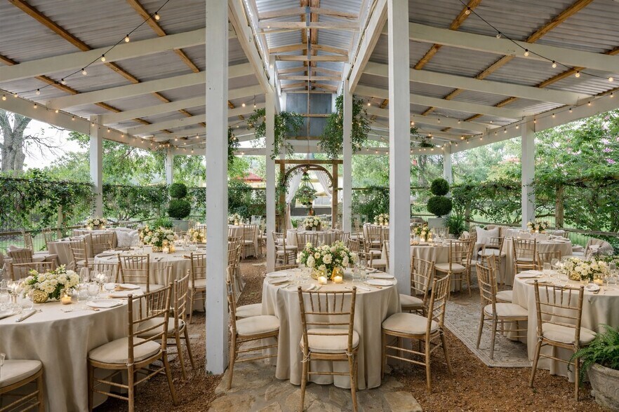 More Photos Of 23351 Ranch to Market 150 rd, Driftwood Specialty For Sale