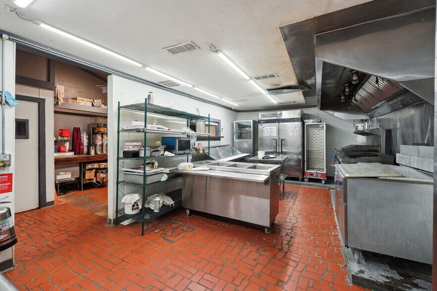 More Photos Of 100 Covered Bridge Rd, Euharlee Restaurant For Sale