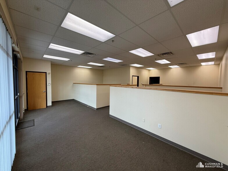 More Photos Of 4562 Denrose Ct, Fort Collins Showroom For Lease