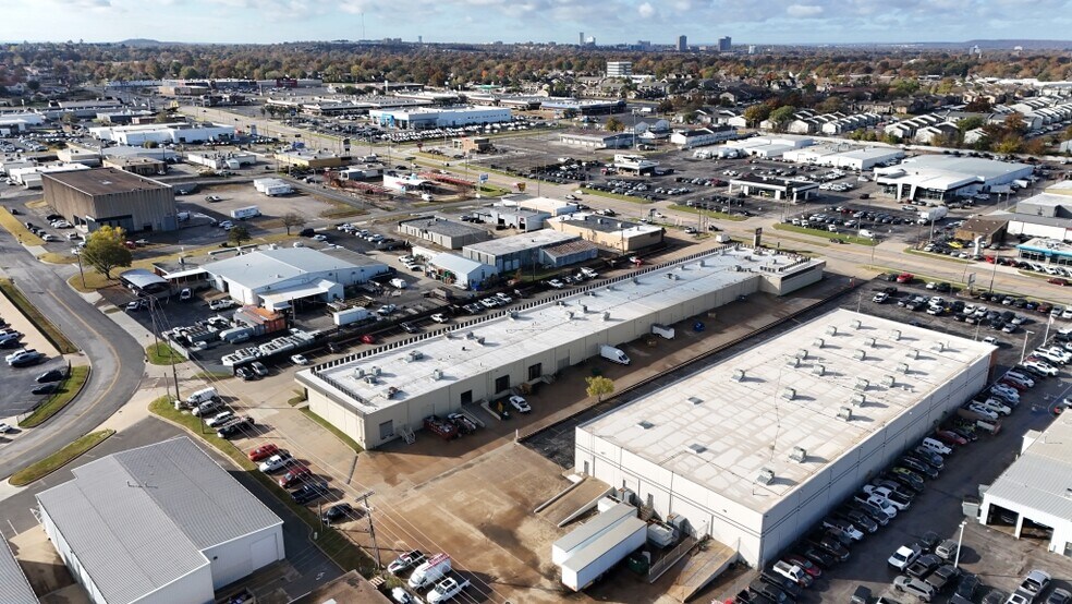 More Photos Of 4717-4733 S Memorial Dr, Tulsa Showroom For Lease