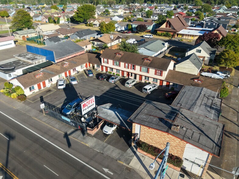 More Photos Of 2178 Winchester Ave, Reedsport Hotel For Sale