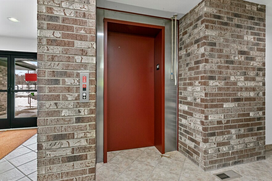 More Photos Of 301 S Chestnut Ave, Oconto Falls Religious Facility For Sale