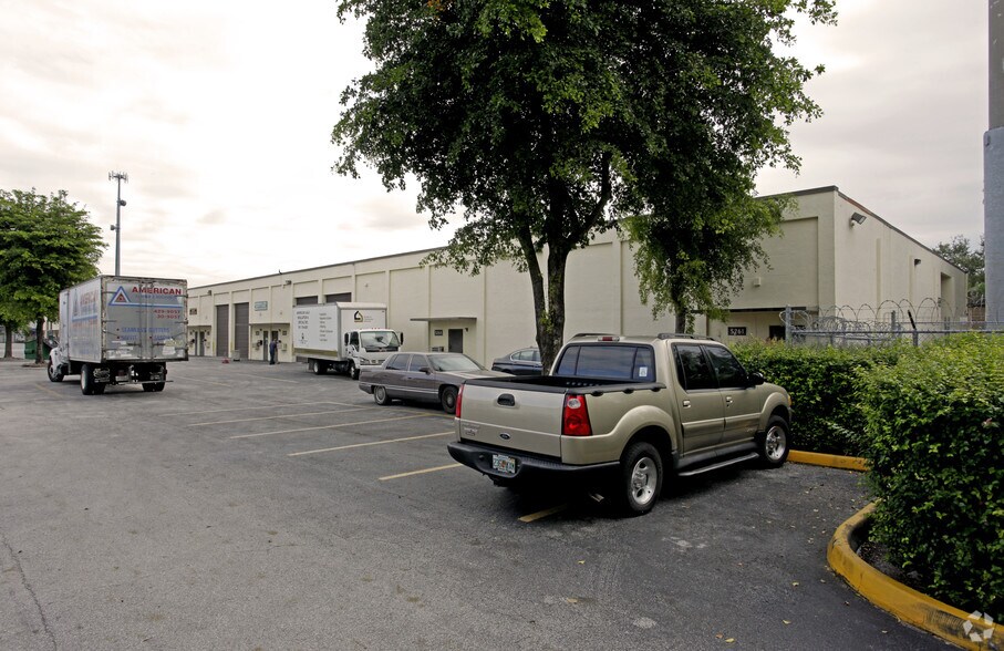 More Photos Of 5220-5296 NW 163rd St, Miami Lakes Warehouse For Lease