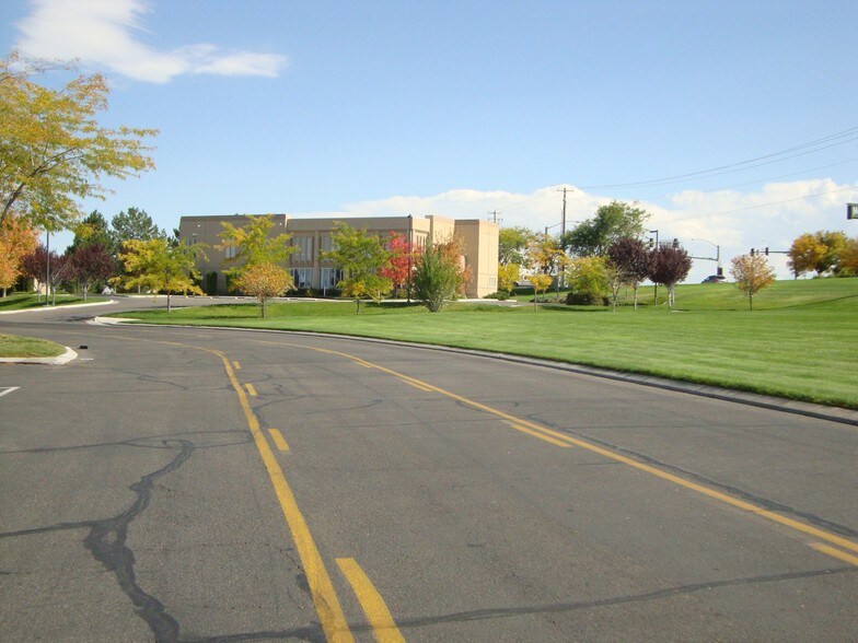 More Photos Of 1715 Pole Line Rd E, Twin Falls Bank For Sale