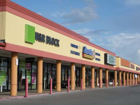 More Photos Of 111-443 MacArthur Dr, Alexandria Unknown For Lease