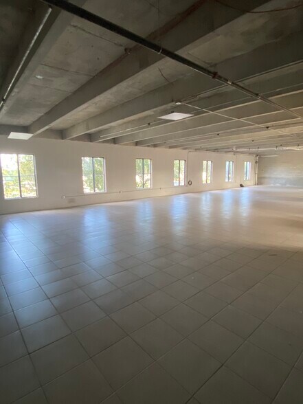 More Photos Of 9726 E Indigo St, Miami Office For Lease