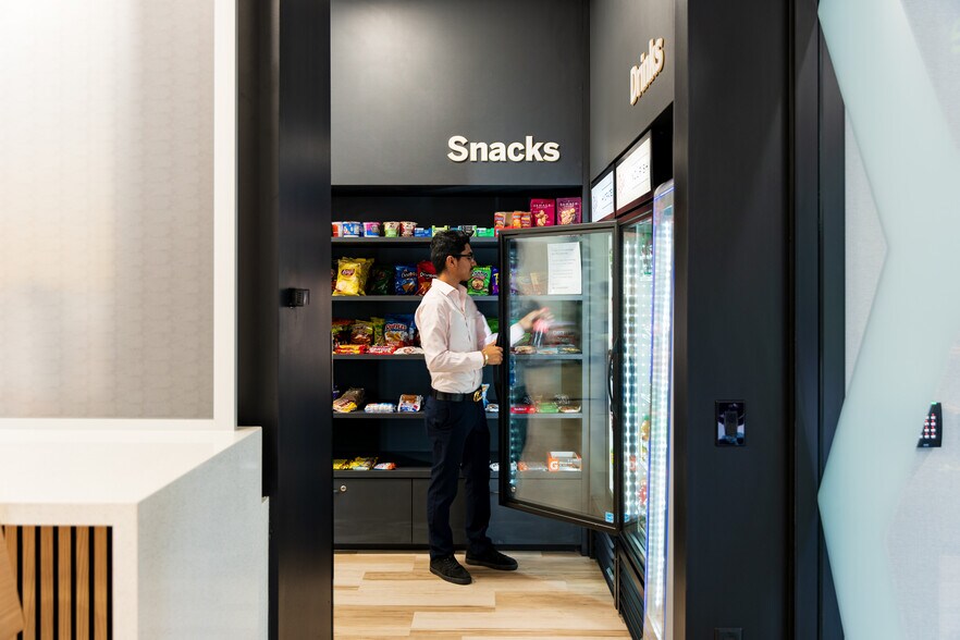 More Photos Of 6565 West Loop South, Bellaire Medical For Lease