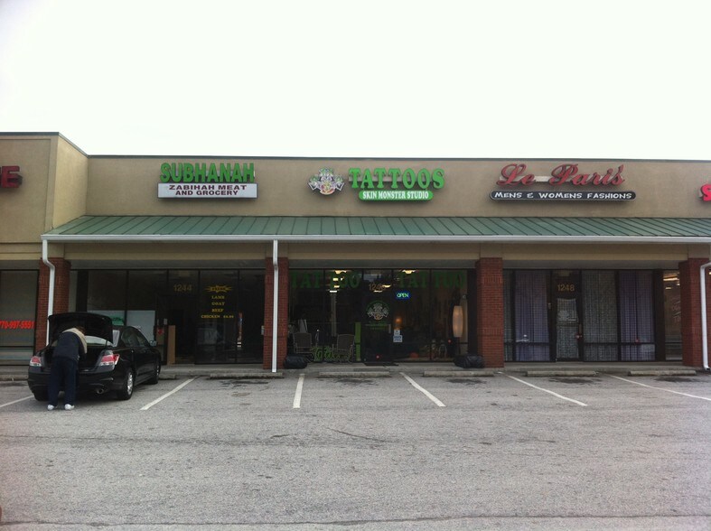 More Photos Of 1240-1254 Highway 138 SW, Riverdale Storefront For Sale