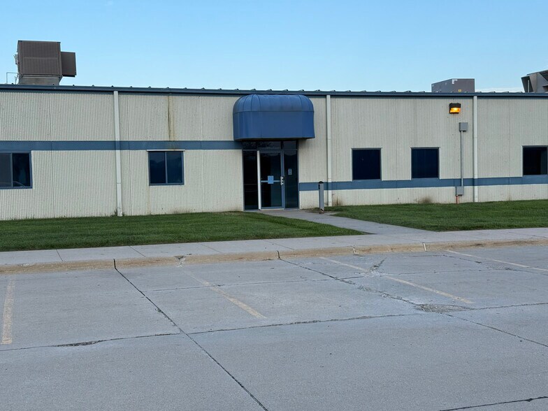 Primary Photo Of 1995 G Ave, Red Oak Industrial For Lease
