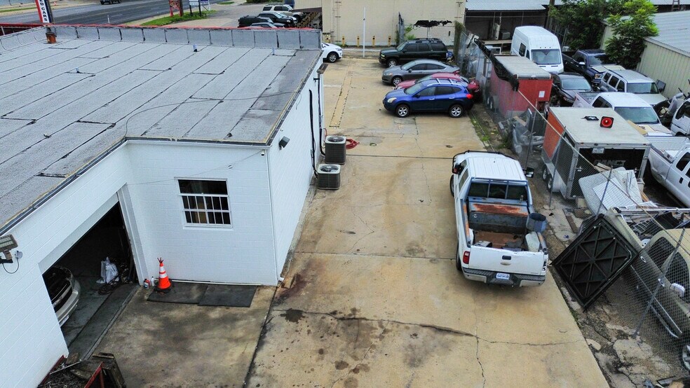 More Photos Of 4712 S Congress Ave, Austin Auto Dealership For Sale