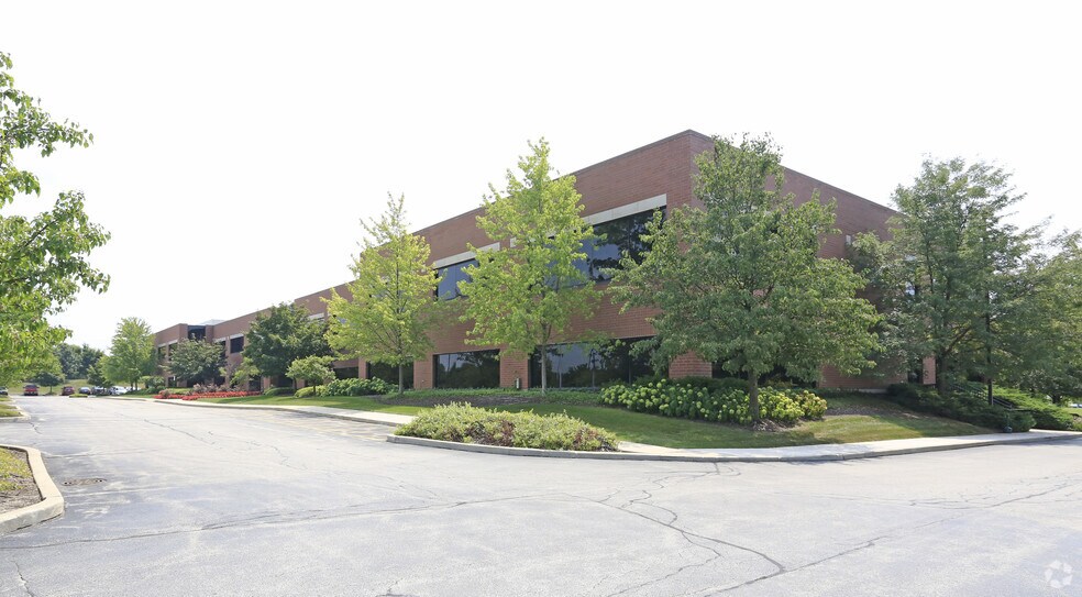 More Photos Of 4200 Cantera Dr, Warrenville Business Park For Sale