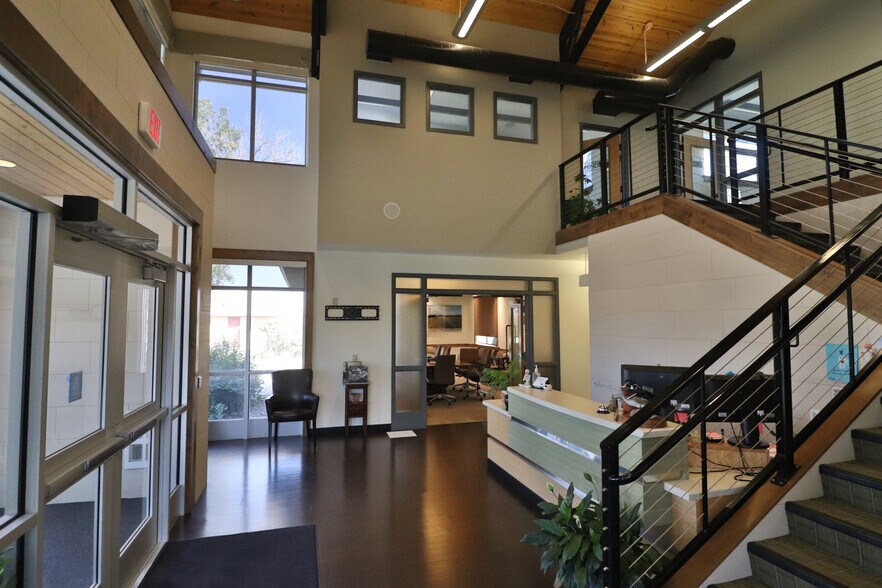 More Photos Of 502 33rd St, Cody Medical For Sale